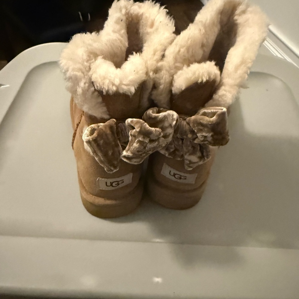 UGG Cream Sheepskin Footwear - Picture 2 of 8